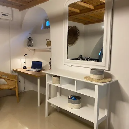 Vakantiehuis Kerylos , Au Coeur De Parikia, Avec Jardin