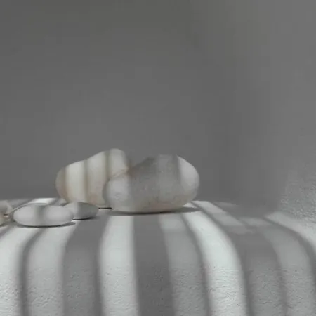 Kerylos , Au Coeur De Parikia, Avec Jardin