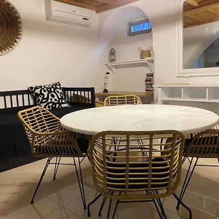 Kerylos , Au Coeur De Parikia, Avec Jardin *