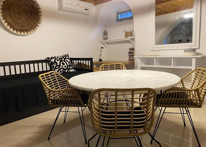 Kerylos , Au Coeur De Parikia, Avec Jardin *